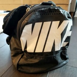 Nike Medium Max Air Duffel Bag in Black